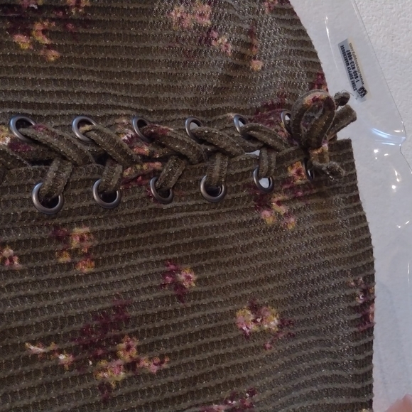 🌺 Floral lace up back cowl neck Pullover over Waffle knit Fabric Size S - Picture 8 of 13